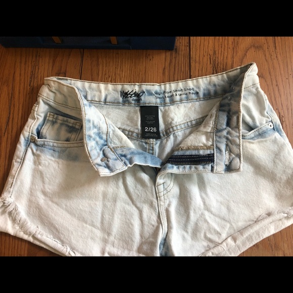 Mossimo High Rise Jean Shorts - Acid wash high waisted shorts - Picture 3 of 3